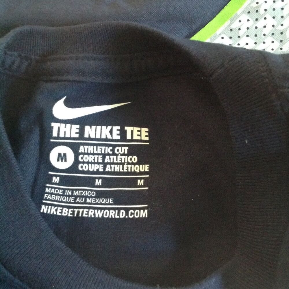 Nike Russell Wilson Seattle Seahawks Boys Navy Player Name & Number Tee YMD NEW - Picture 3 of 5